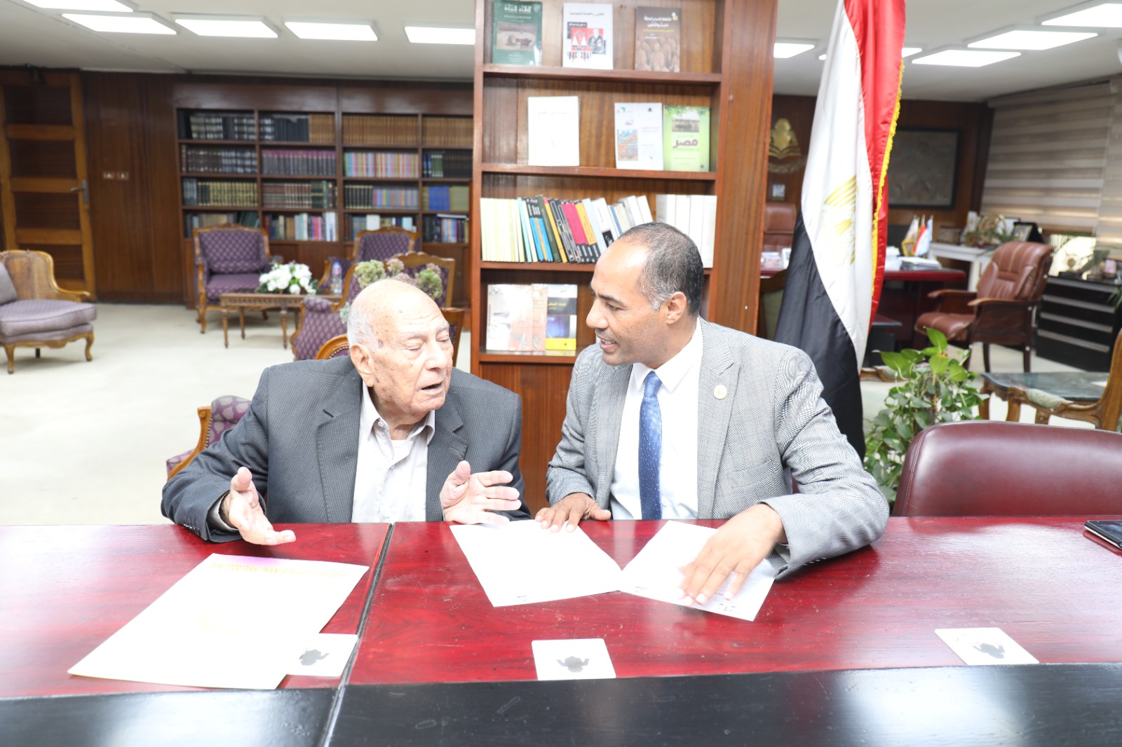 هيئة الكتاب تتعاقد مع الدكتور عبد الحكيم راضي لإصدار مؤلفاته 